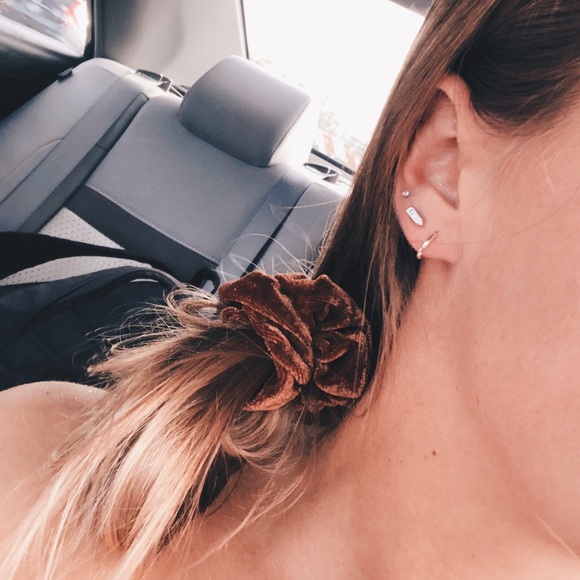 SALE♡Set of 8♡ Velvet Hair Scrunchies / Multicolor - Picture 6 of 6